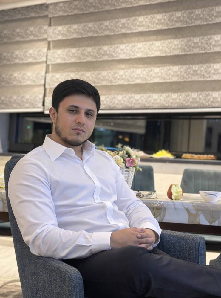 CEO of Hally Express